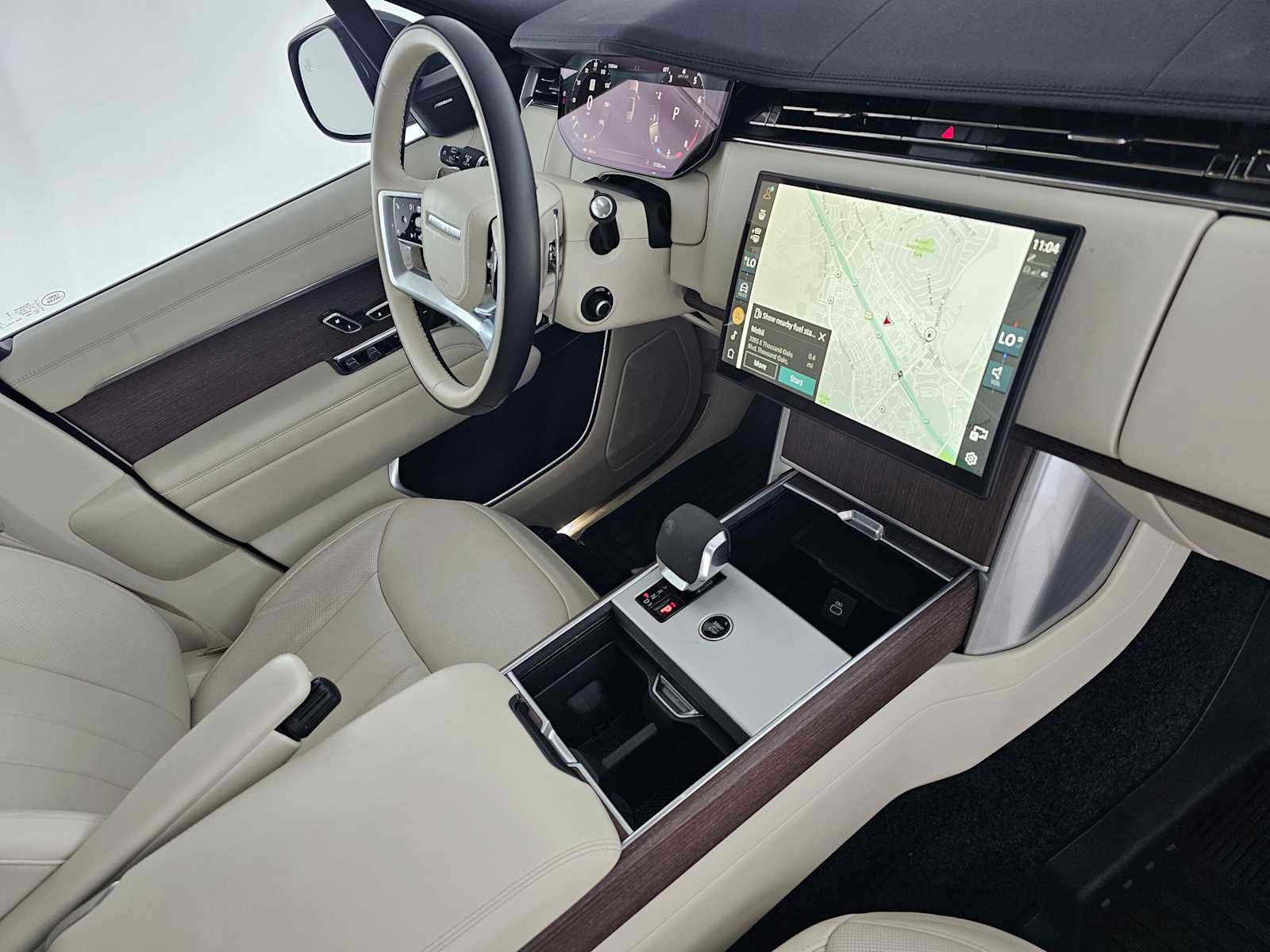 Used 2024 Land Rover Range Rover SE AWD/4WD image 11