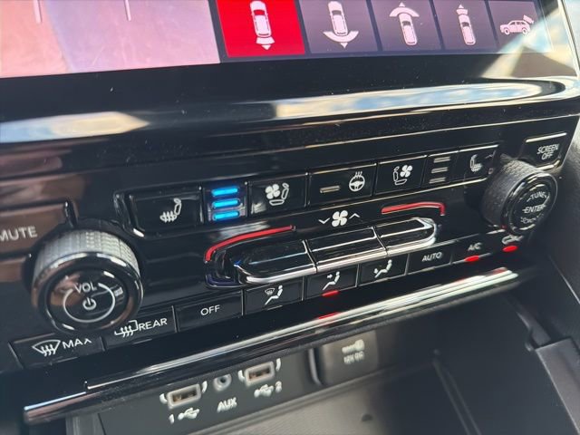 New 2025 Jeep Grand Cherokee Limited w/ Luxury Tech Group II image 17