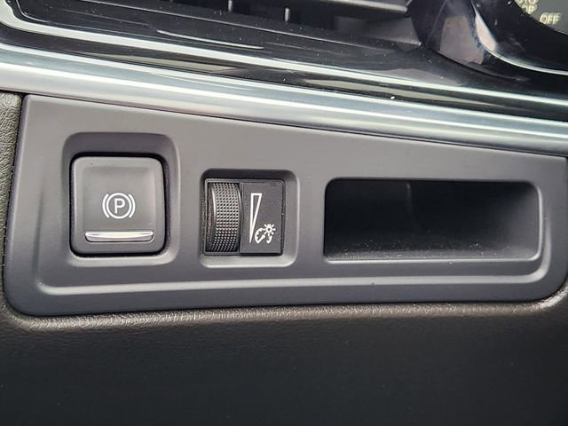 Used 2023 Cadillac XT6 Premium Luxury FWD image 17