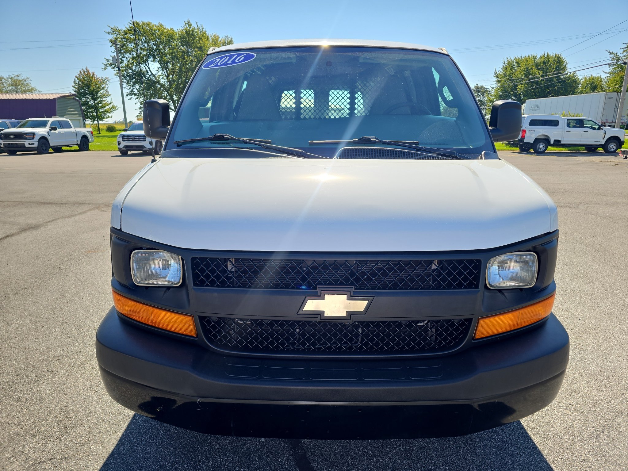 Used 2016 Chevrolet Express 2500 RWD image 3