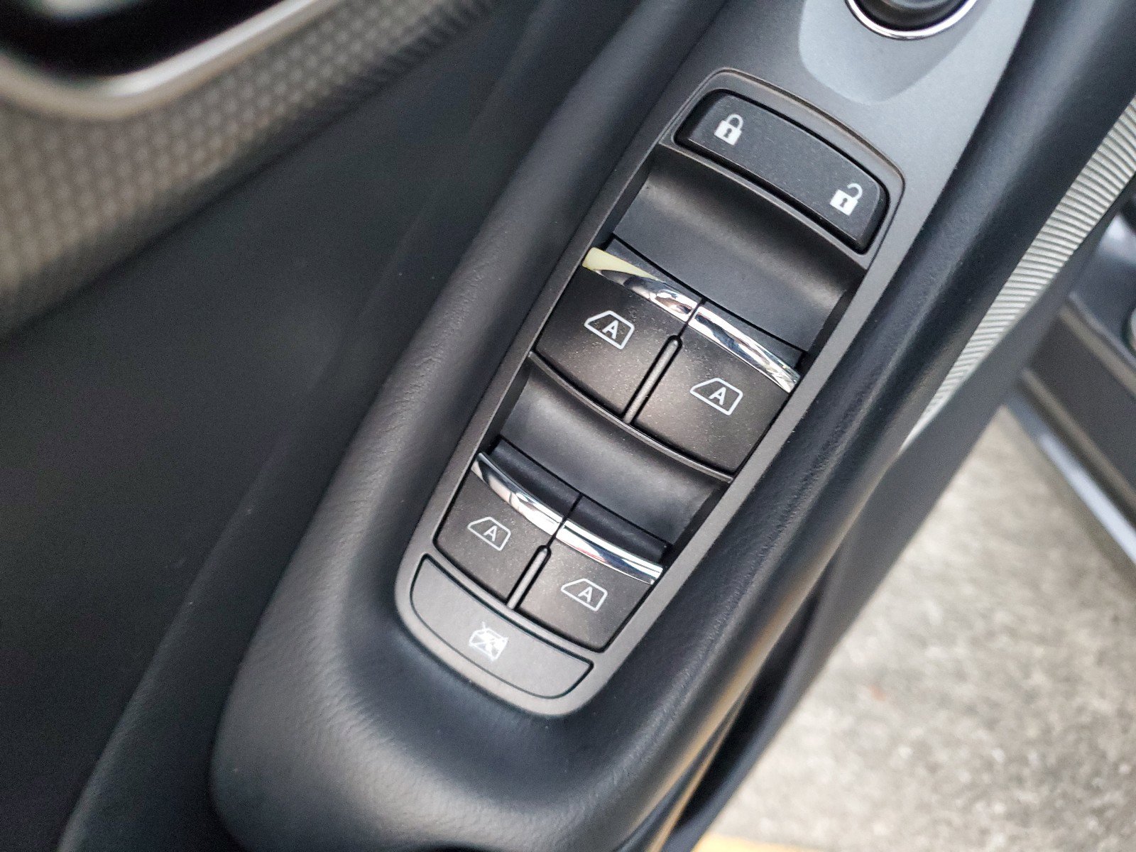 Used 2018 INFINITI Q50 Red Sport 400 w/ Sensory Package (Sport) image 17