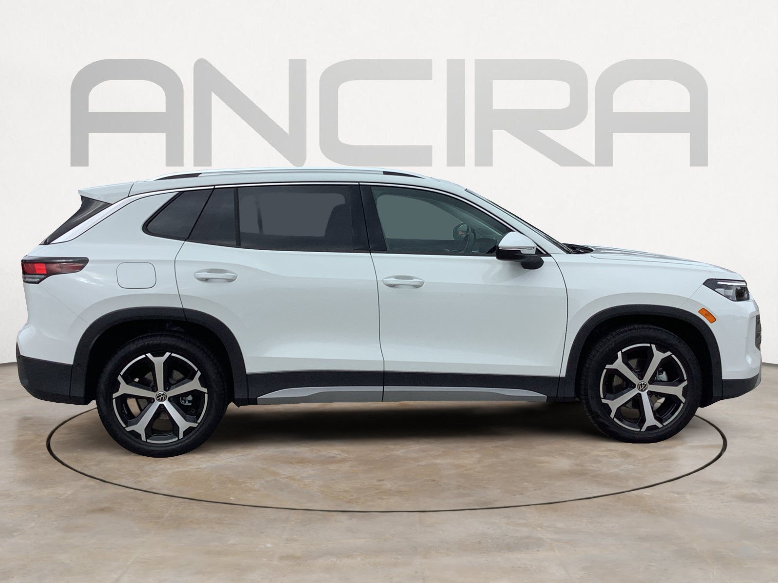 New 2026 Volkswagen Tiguan SE FWD image 9