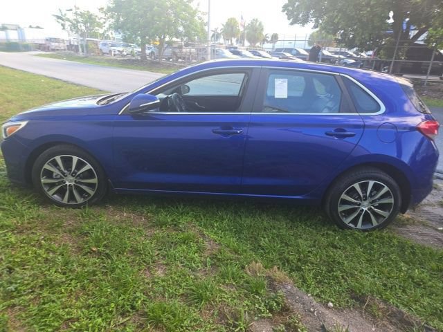 Used 2020 Hyundai Elantra GT w/ Style Package 02 FWD image 4