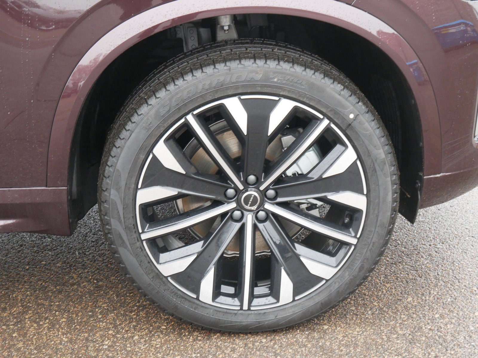 New 2026 Volvo XC90 B5 Core w/ Protection Package image 4