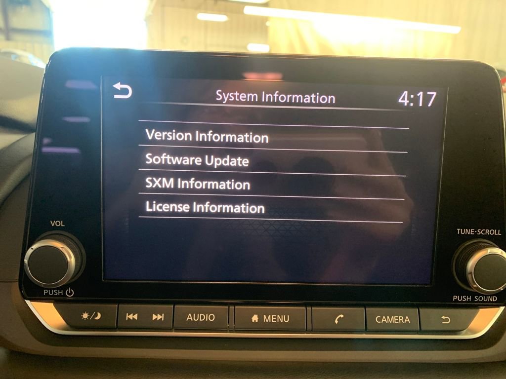 Certified 2025 Nissan Rogue SV image 24