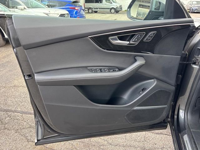 Used 2023 Audi Q8 Premium Plus image 10