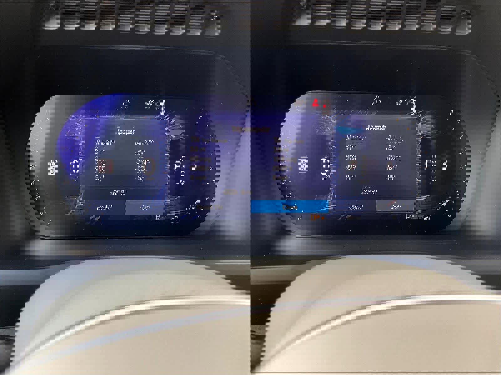 New 2026 Volvo XC90 B6 Ultra w/ Protection Package image 19