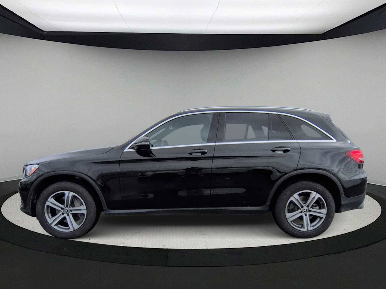 Used 2019 Mercedes-Benz GLC 300 4MATIC image 5