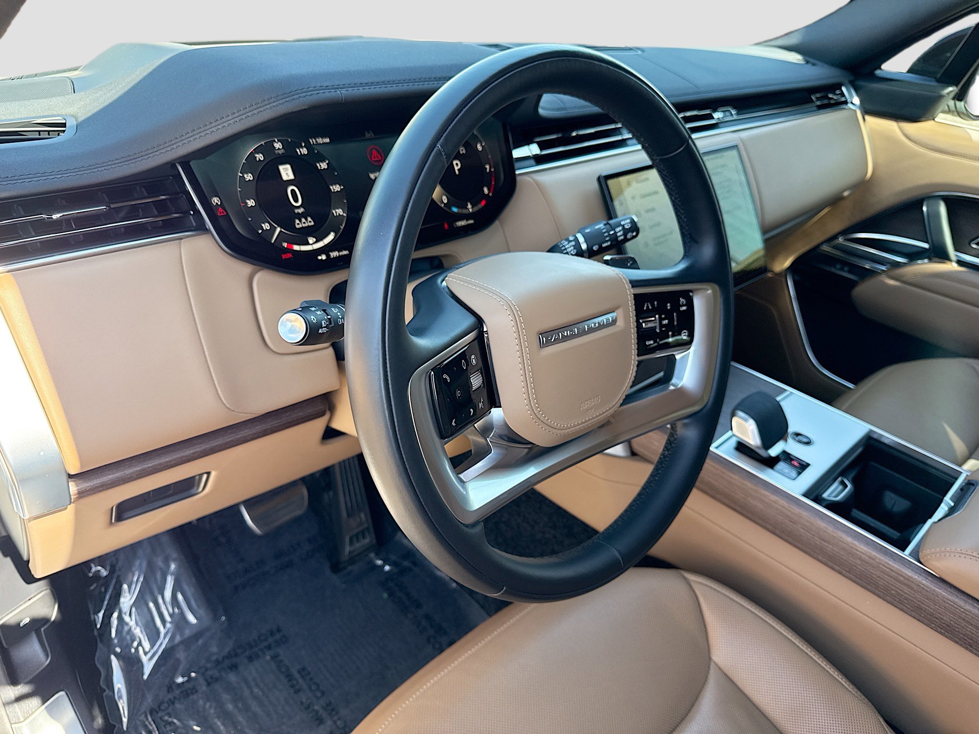 Used 2025 Land Rover Range Rover SE image 25