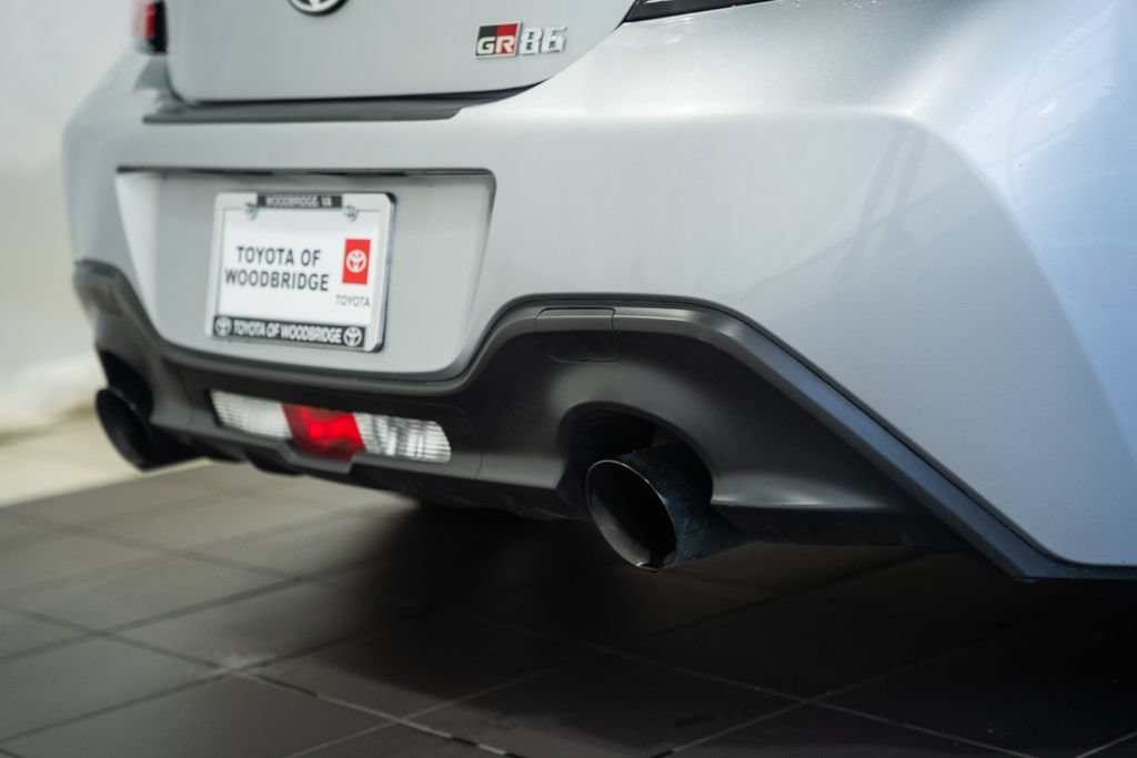 Used 2023 Toyota GR86 RWD image 7