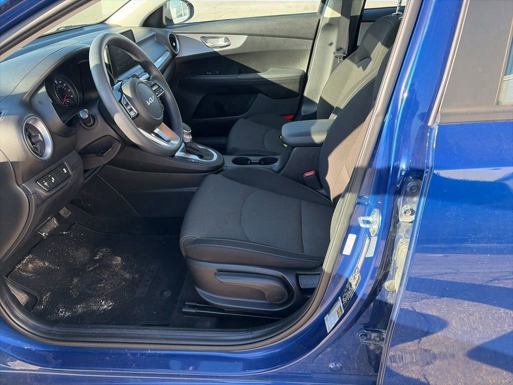 Used 2023 Kia Forte LXS w/ LXS Technology Package FWD image 10