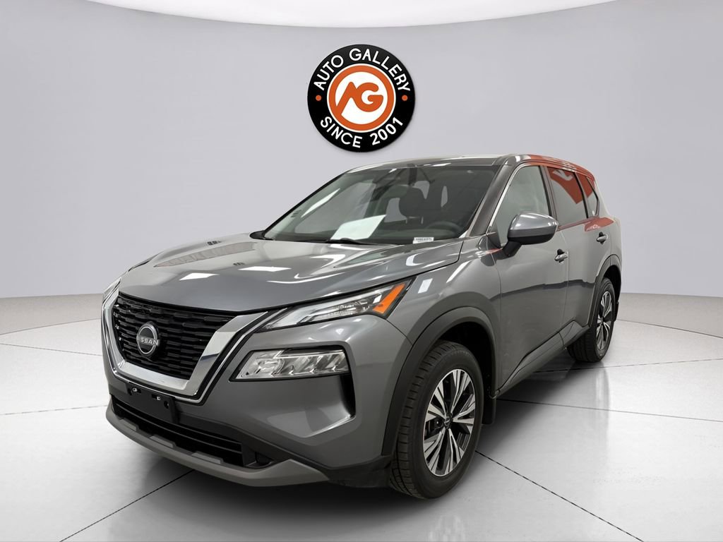 Used 2023 Nissan Rogue SV image 3