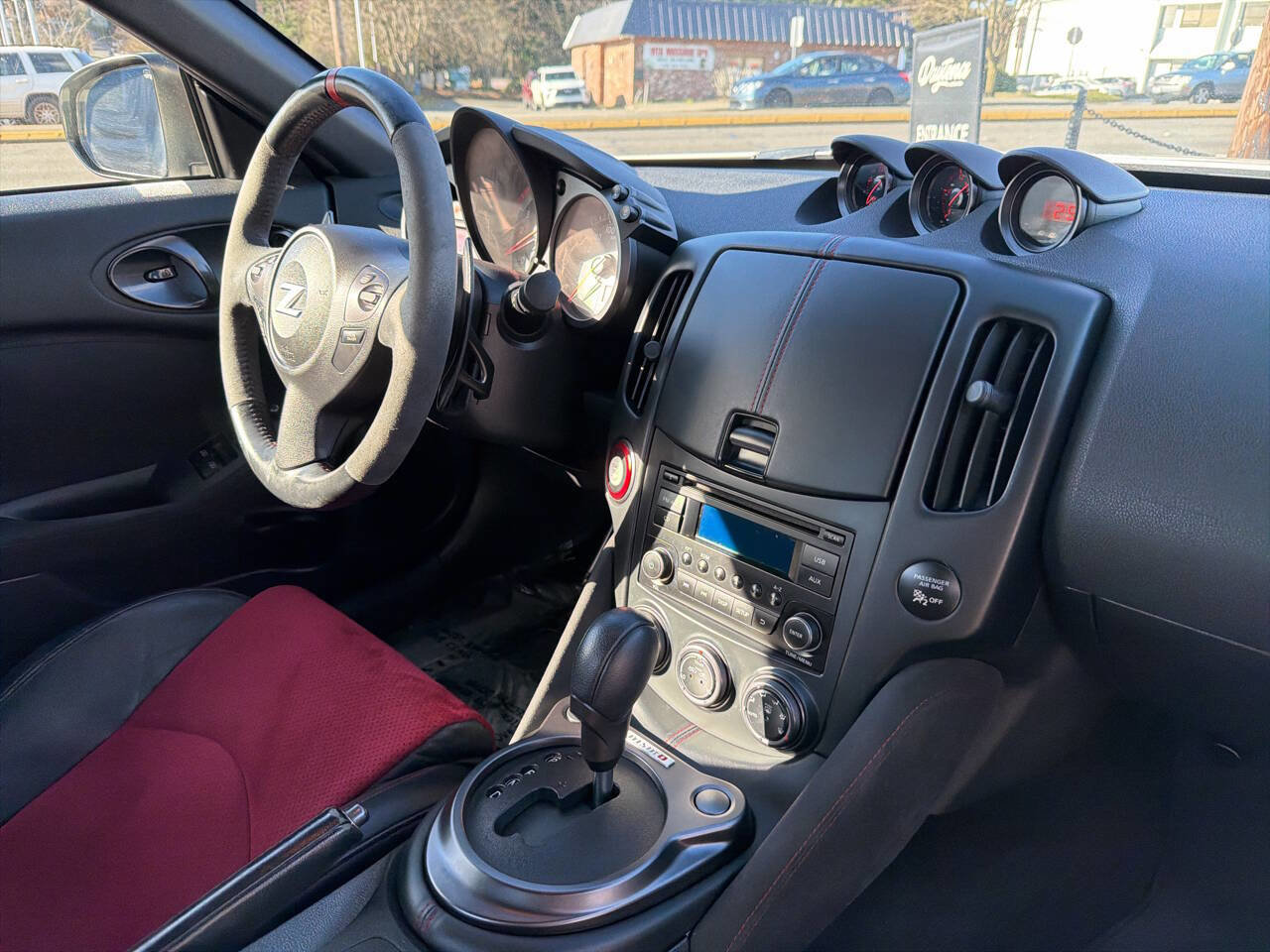 Used 2017 Nissan 370Z NISMO RWD image 20