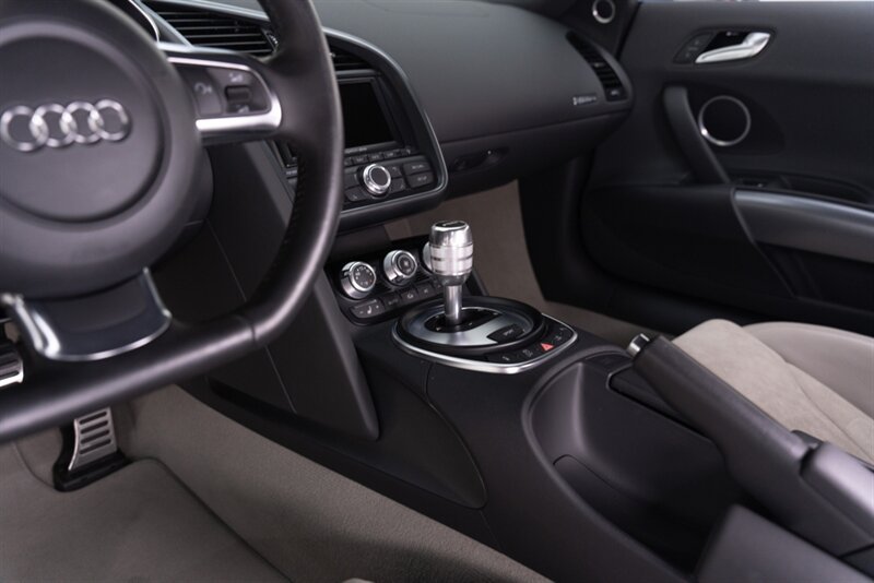 Used 2011 Audi R8 V8 AWD/4WD image 82