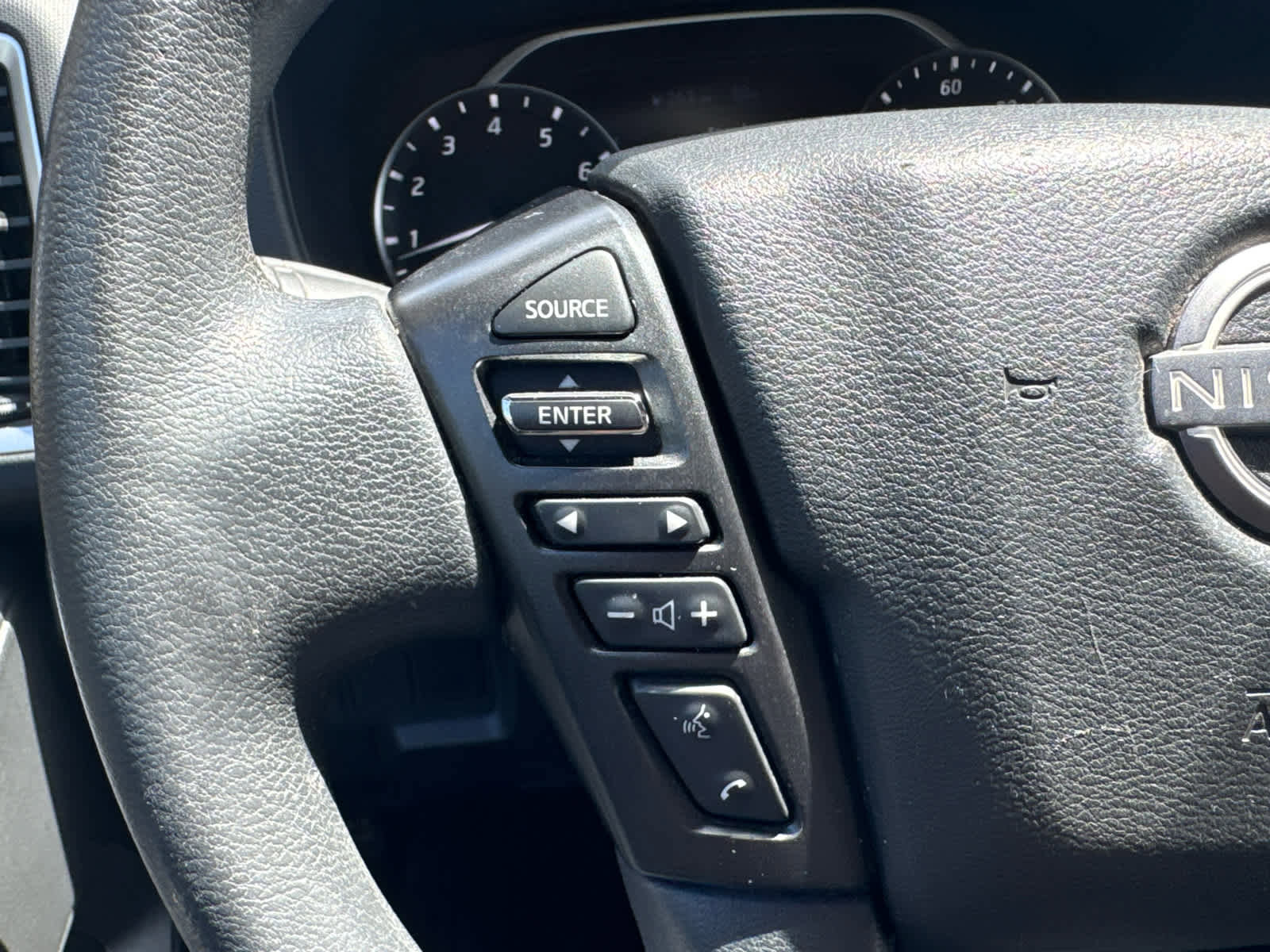 Used 2023 Nissan Frontier SV w/ Tow Package image 18