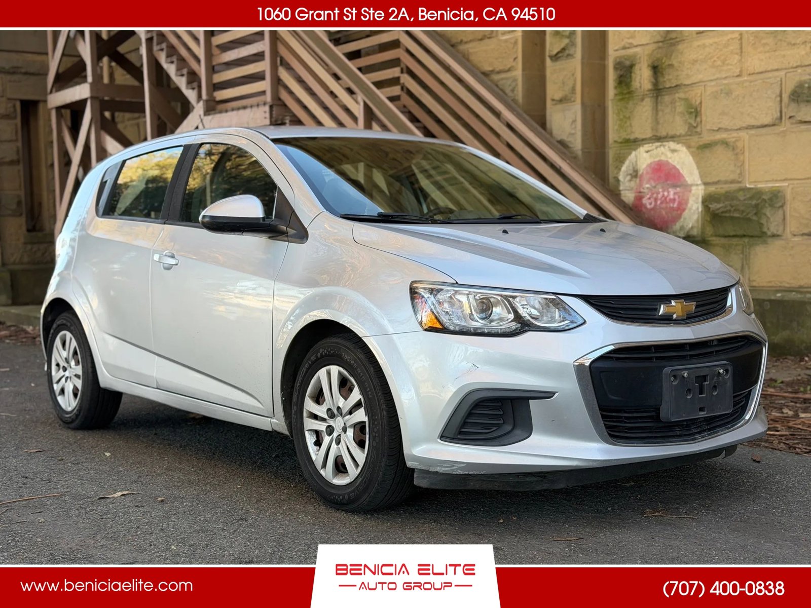 Used 2020 Chevrolet Sonic LT FWD image 1