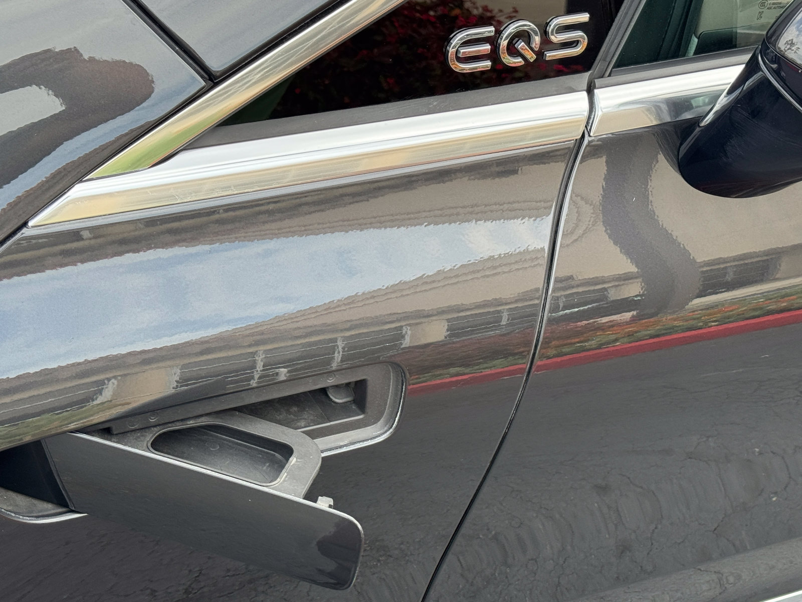 Used 2023 Mercedes-Benz EQS 580 4MATIC Sedan image 6