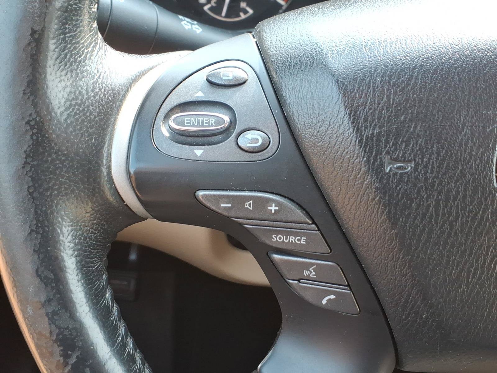 Used 2019 Nissan Pathfinder SL FWD image 15