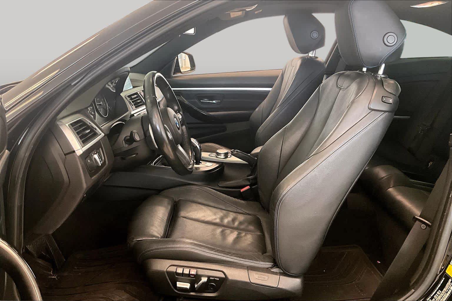 Used 2019 BMW 430i Coupe w/ M Sport Package RWD image 7