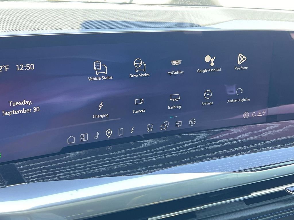 New 2026 Cadillac Escalade IQ Luxury 1 image 17