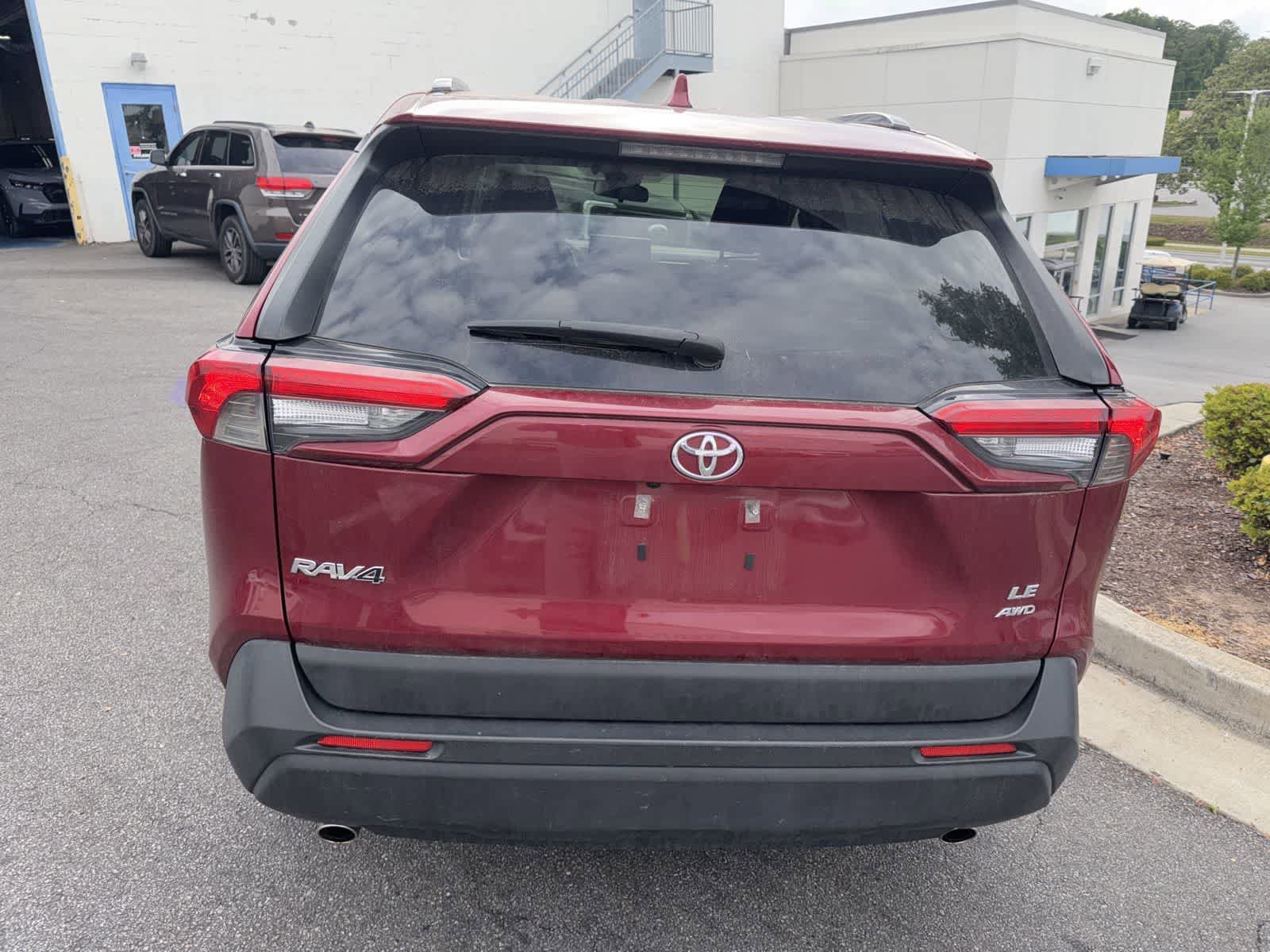 Used 2020 Toyota RAV4 LE w/ All Weather Liner Package AWD/4WD image 10