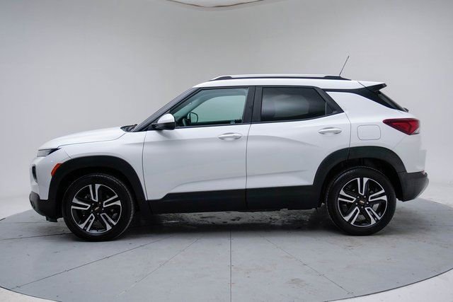 Used 2023 Chevrolet TrailBlazer LT image 2