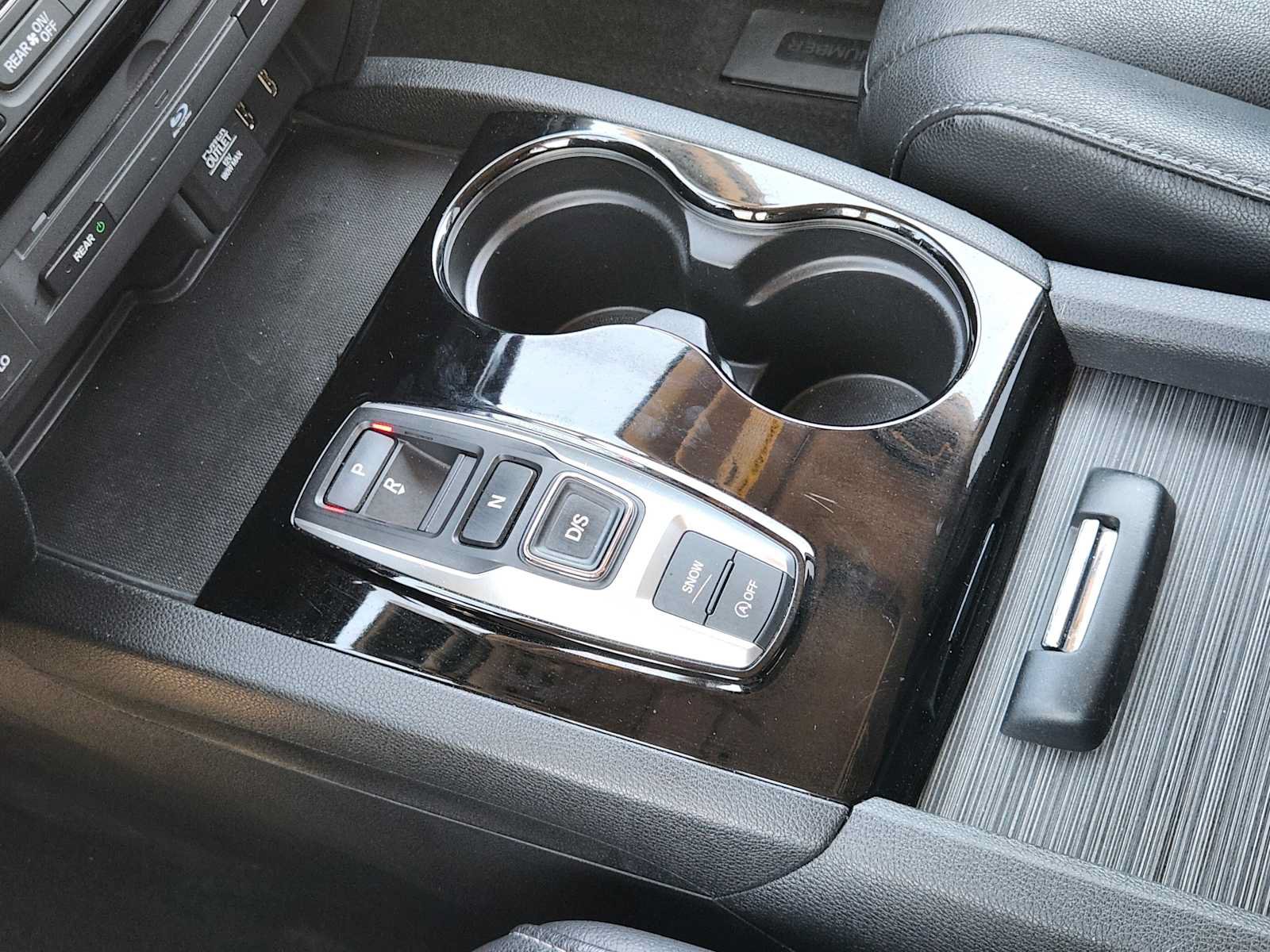 Used 2017 Honda Pilot Touring image 19