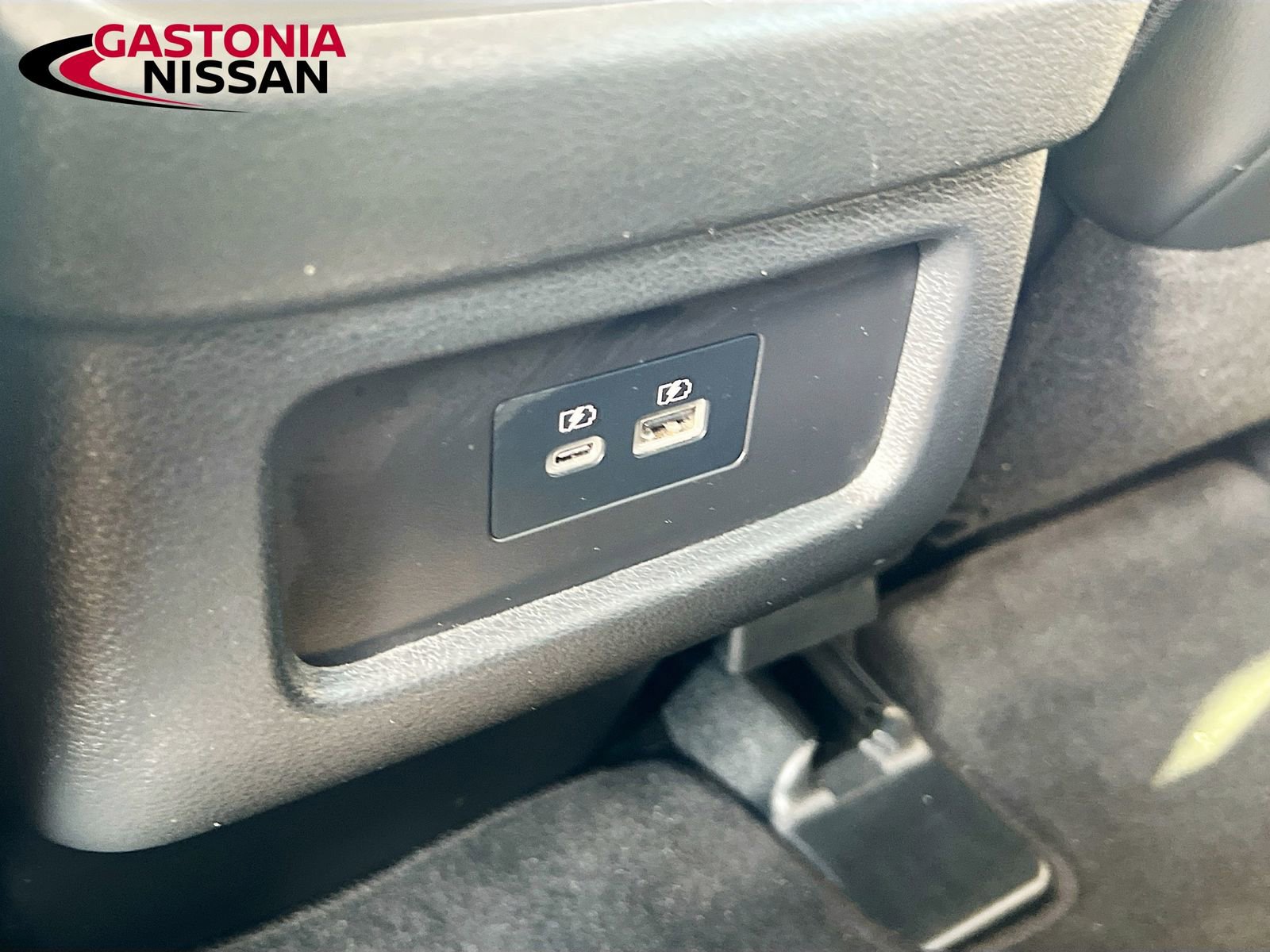 Used 2025 Nissan Pathfinder SL image 34
