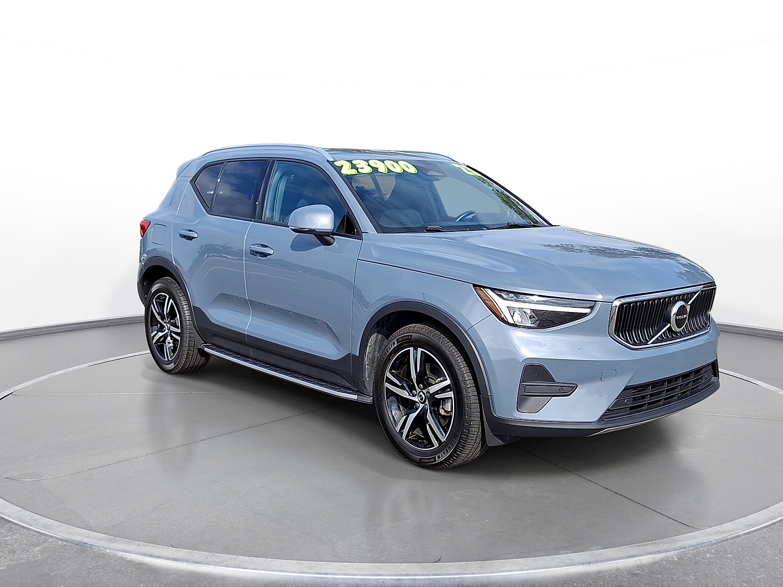 Used 2023 Volvo XC40 B5 Core AWD/4WD video 2