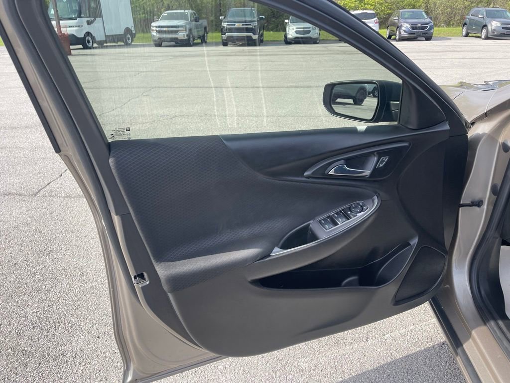 Used 2022 Chevrolet Malibu LS w/ LPO, Floor Liner Package FWD image 15