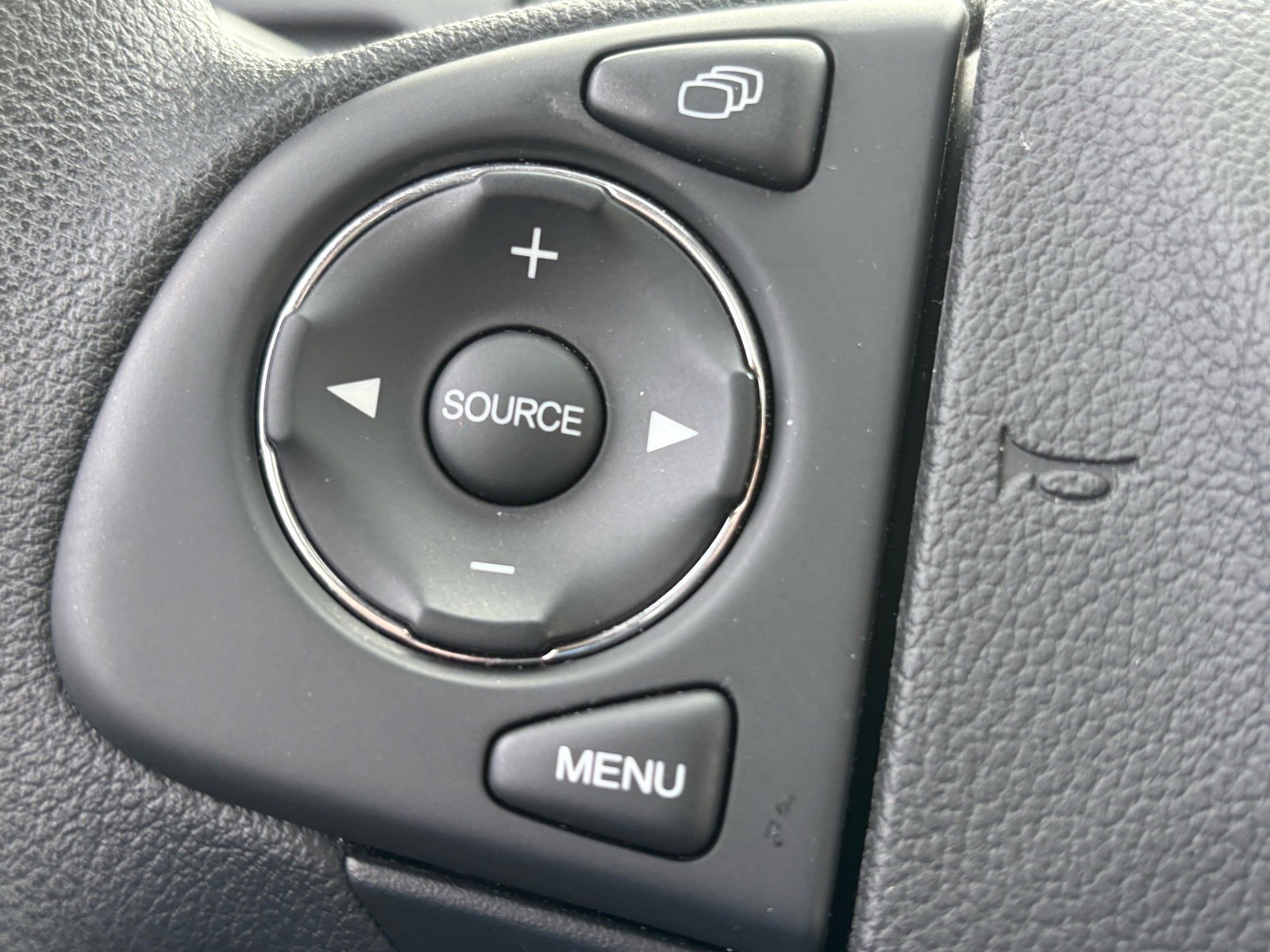 Used 2015 Honda CR-V EX image 33