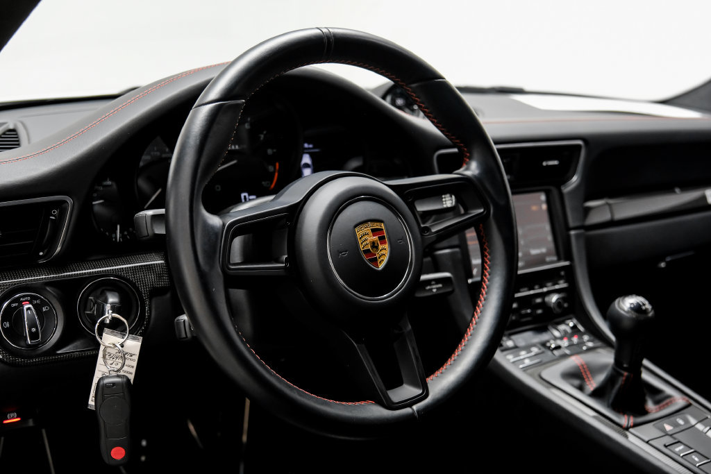 Used 2016 Porsche 911 R RWD image 17
