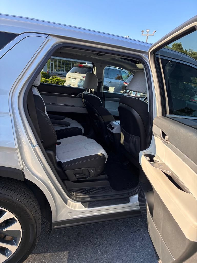 Used 2022 Hyundai Palisade SEL w/ Cargo Package FWD image 21