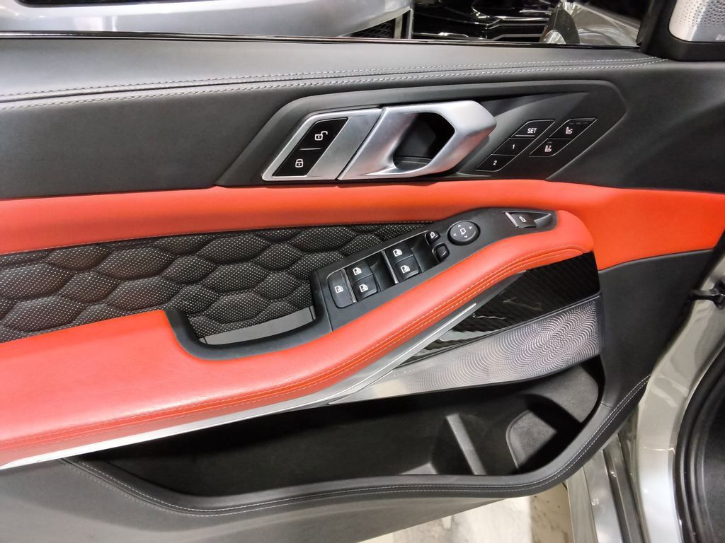 Used 2020 BMW X5 M AWD/4WD image 12