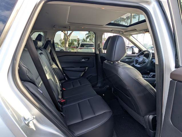 Certified 2022 Nissan Rogue SV w/ SV Premium Package AWD/4WD image 16