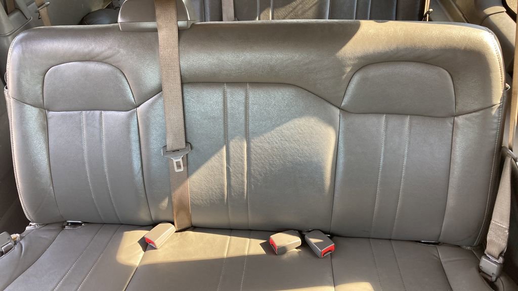 Used 2019 Chevrolet Express 2500 LS image 19