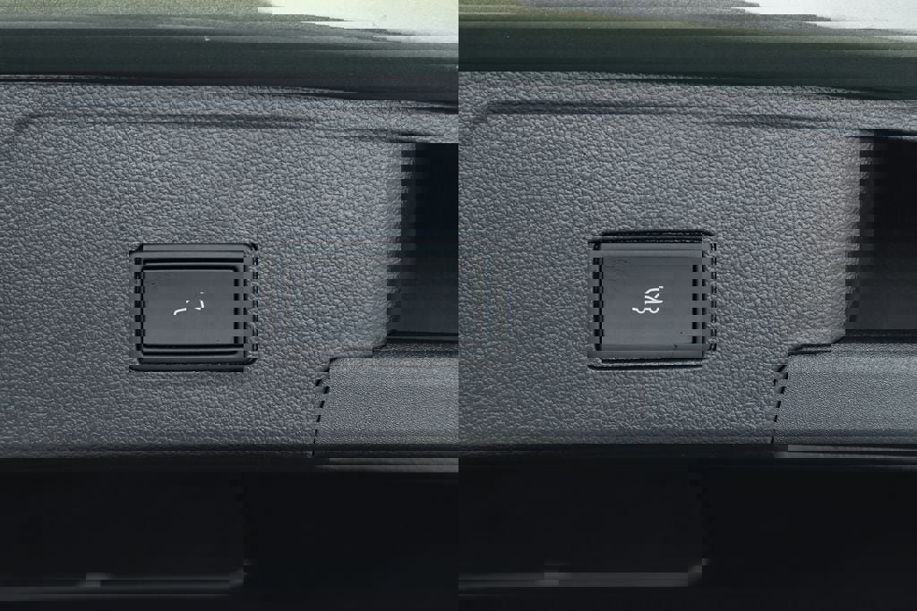 New 2026 Volkswagen Atlas Cross Sport SEL Premium R-Line image 30