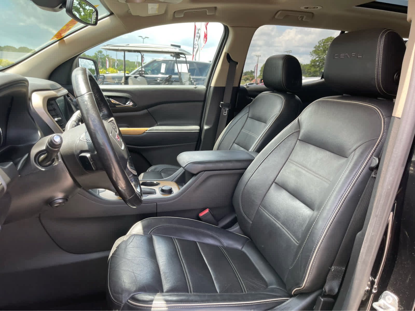 Used 2018 GMC Acadia Denali w/ Technology Package AWD/4WD image 12