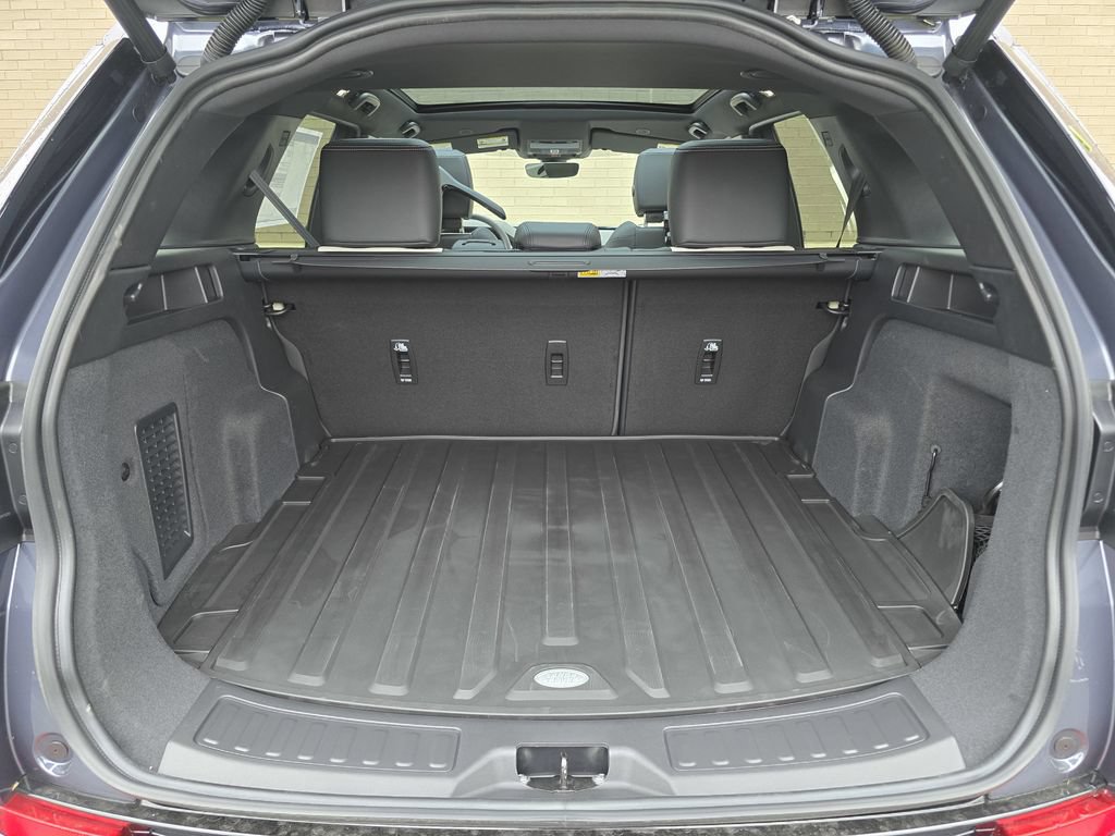 New 2025 Land Rover Discovery Sport Dynamic SE AWD/4WD image 18