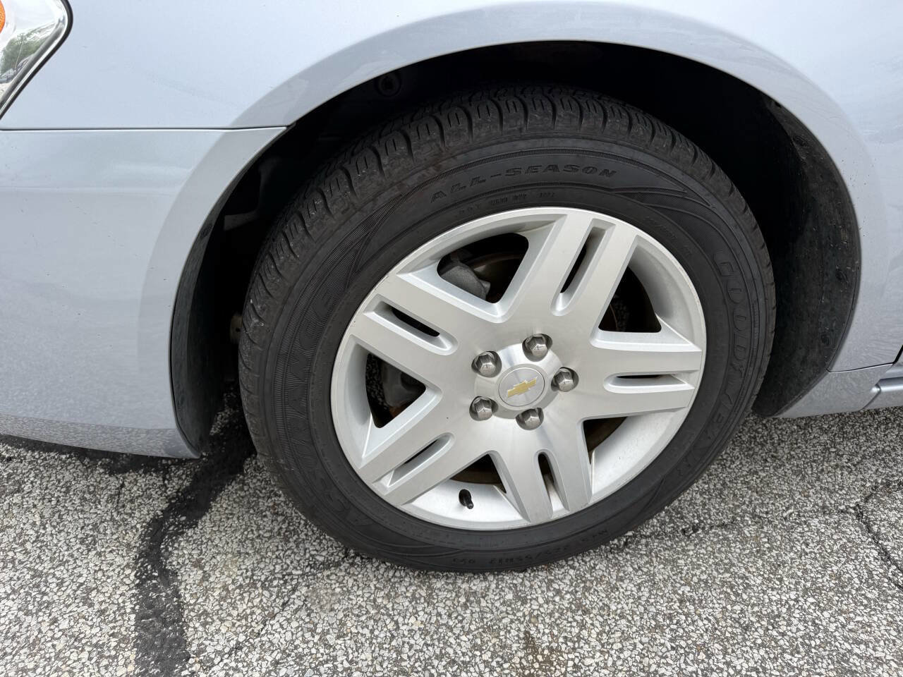 Used 2006 Chevrolet Impala LTZ FWD image 11