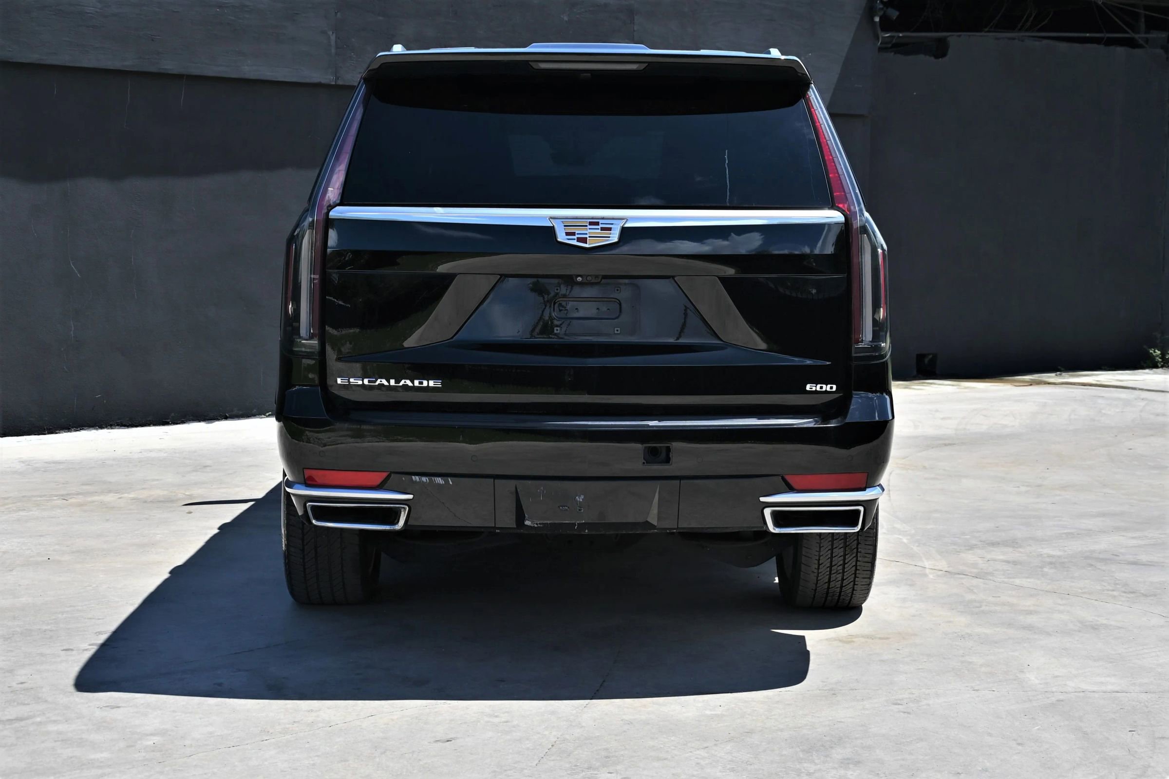 Used 2022 Cadillac Escalade ESV Premium Luxury AWD/4WD image 4