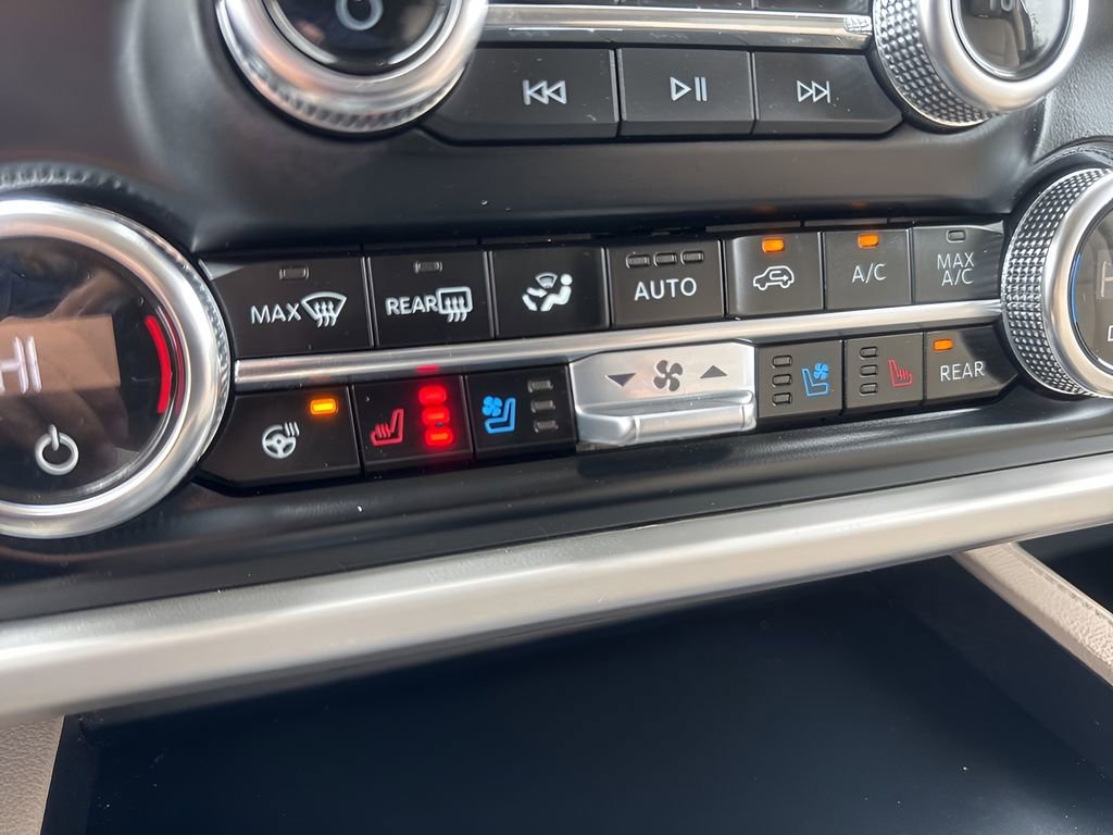 Used 2024 Ford Expedition Max XLT image 23