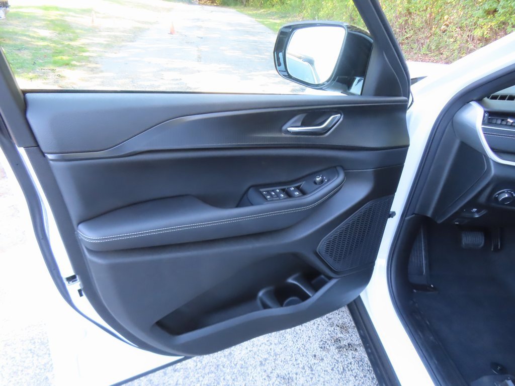 New 2025 Jeep Grand Cherokee L Altitude image 20