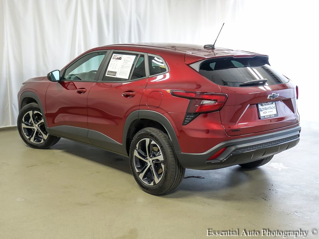 Used 2025 Chevrolet Trax RS w/ Driver Confidence Package FWD image 8