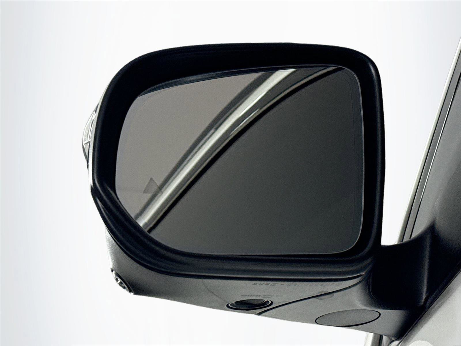 Used 2024 Mercedes-Benz GLS 450 4MATIC w/ AMG Line Exterior image 5