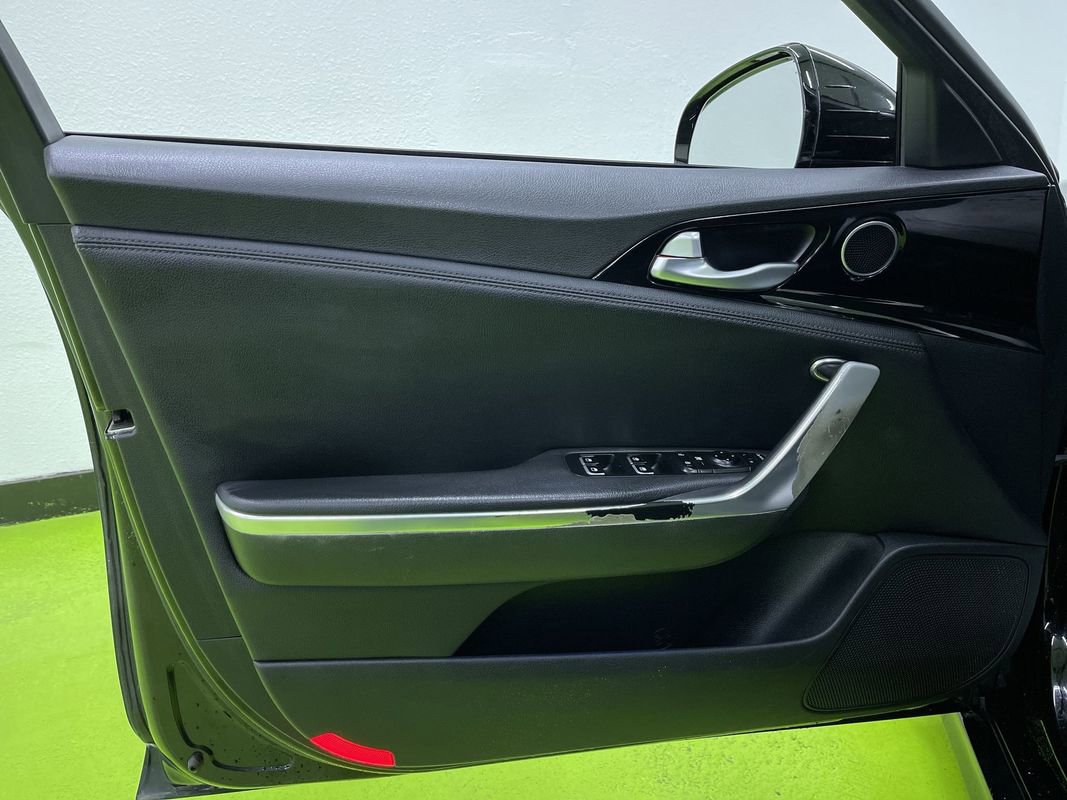 Used 2018 Kia Stinger image 16