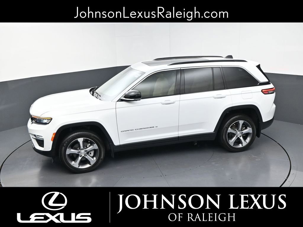 Used 2024 Jeep Grand Cherokee Limited w/ Luxury Tech Group II image 29
