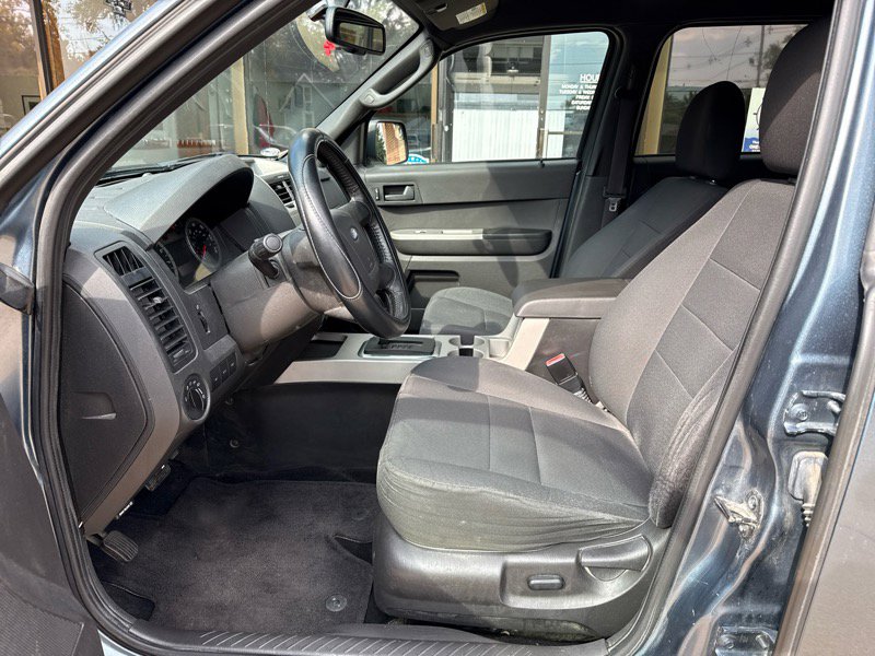 Used 2011 Ford Escape XLT image 8