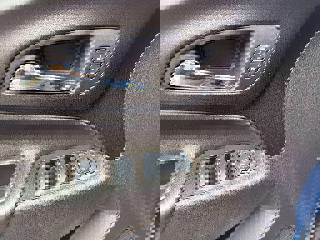 Used 2024 Chevrolet Equinox LT image 6