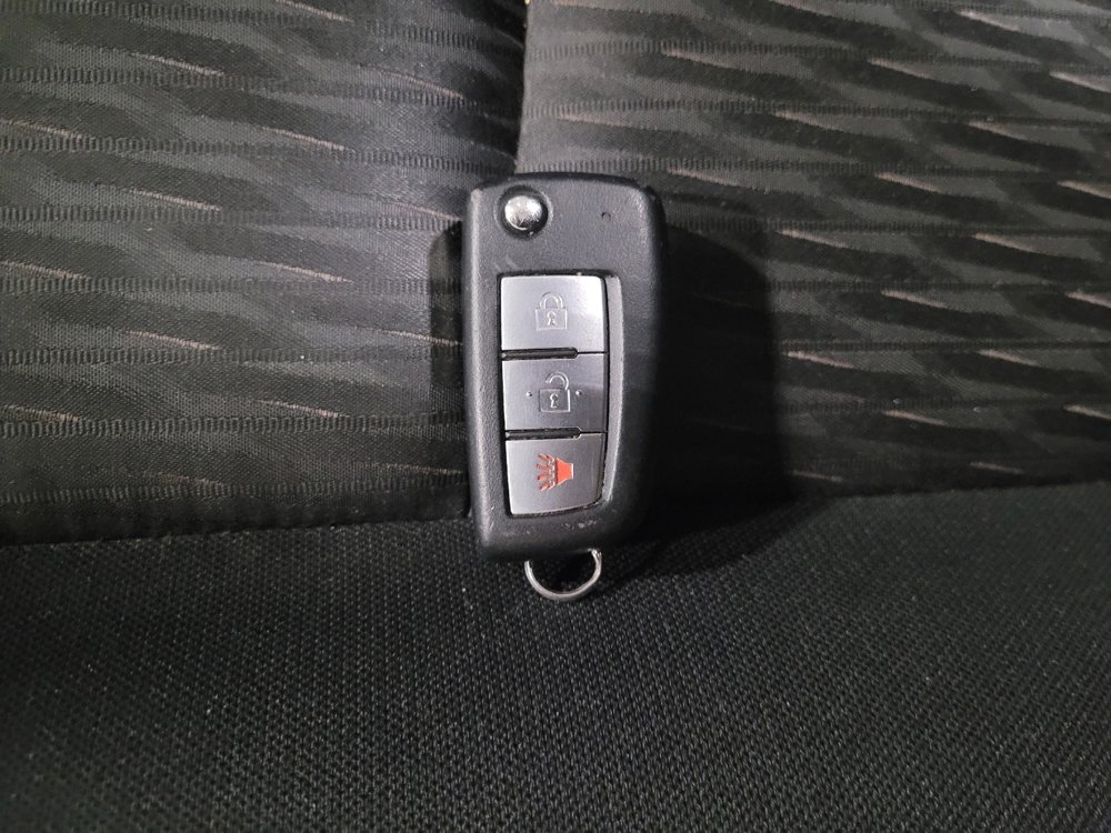 Used 2019 Nissan Rogue S image 32